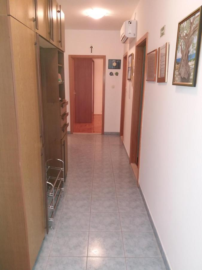 Apartment Meri Трогір Екстер'єр фото